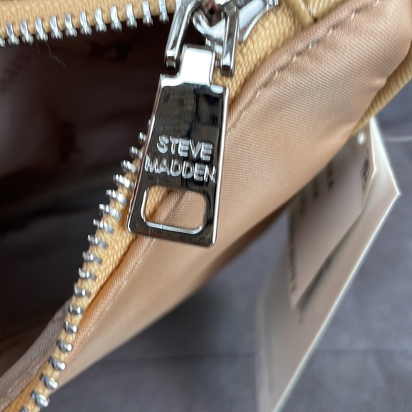 STEVE MADDEN ~ Bpaula Nylon Shoulder/Handbag ~ Beige ~ NWT! - Picture 8 of 9
